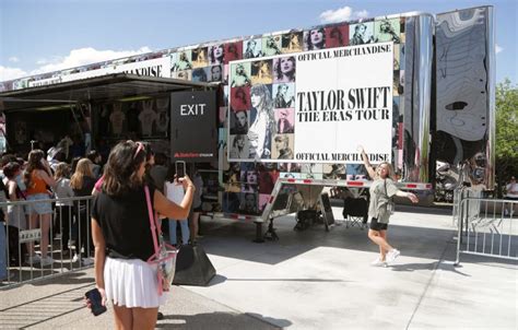 Taylor swift merch truck los angeles - Taylor Swift is bringing her Eras tour to SoFi Stadium. Taylor Swift has reportedly given $100,000 bonuses to the truck drivers who have been transporting her concert equipment across the country ...